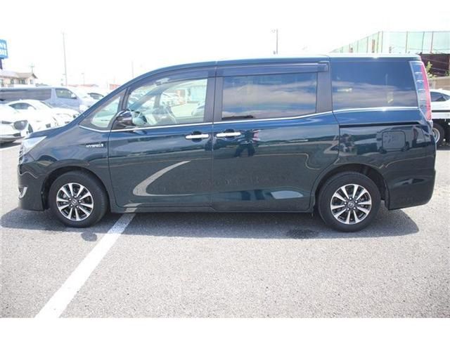 TOYOTA ESQUIRE HYBRID 2017