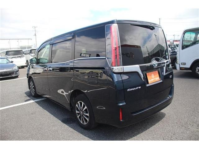 TOYOTA ESQUIRE HYBRID 2017