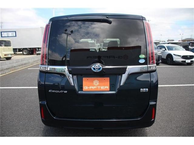 TOYOTA ESQUIRE HYBRID 2017