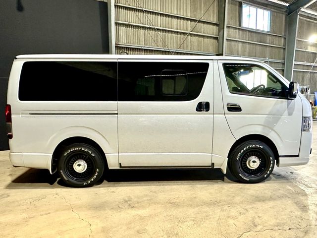 TOYOTA HIACE van 4WD 2023