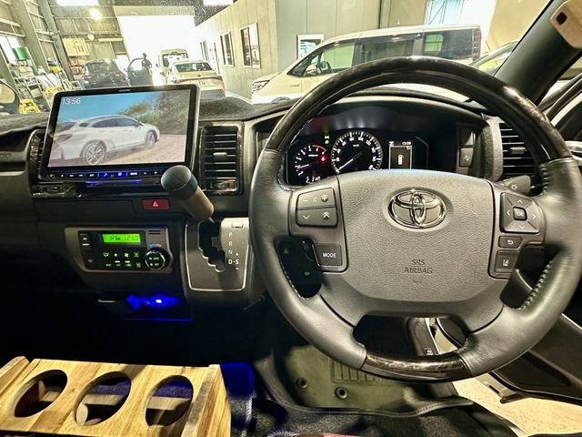 TOYOTA HIACE van 4WD 2023