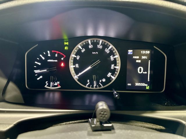 TOYOTA HIACE van 4WD 2023