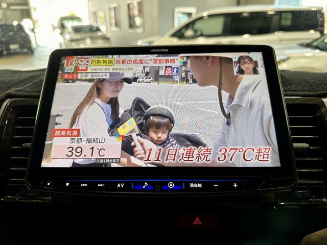 TOYOTA HIACE van 4WD 2023