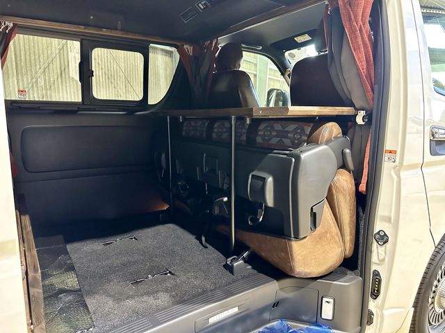 TOYOTA HIACE van 4WD 2023