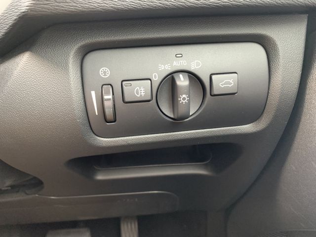 VOLVO VOLVO V40 2017