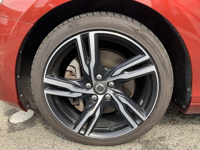 VOLVO VOLVO V40 2017