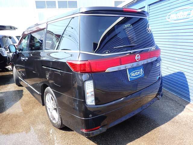 NISSAN ELGRAND 2010