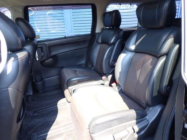 NISSAN ELGRAND 2010