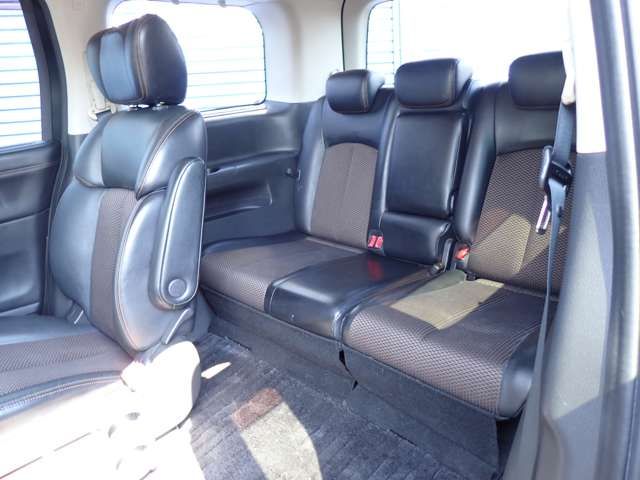 NISSAN ELGRAND 2010