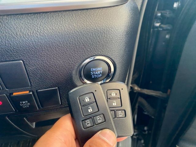 TOYOTA VELLFIRE 2015