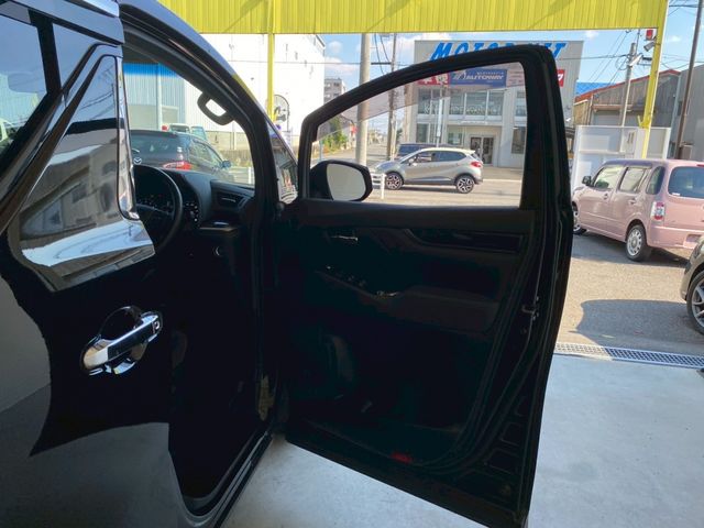 TOYOTA VELLFIRE 2015