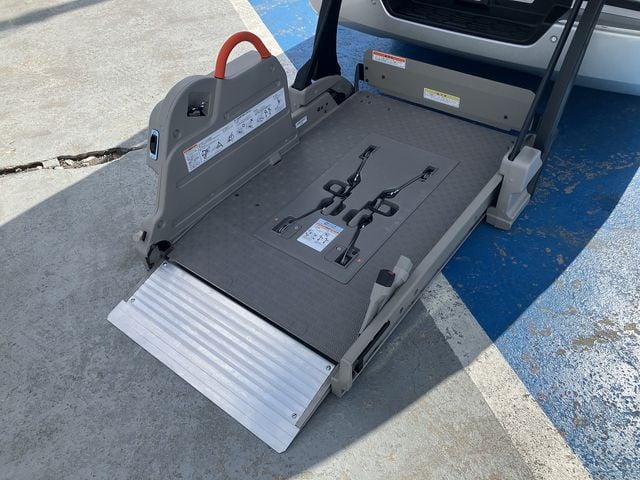 NISSAN CARAVAN van 4WD 2024