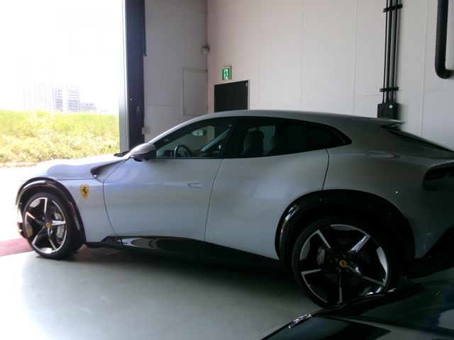 FERRARI FERRARI Purosangue 2024