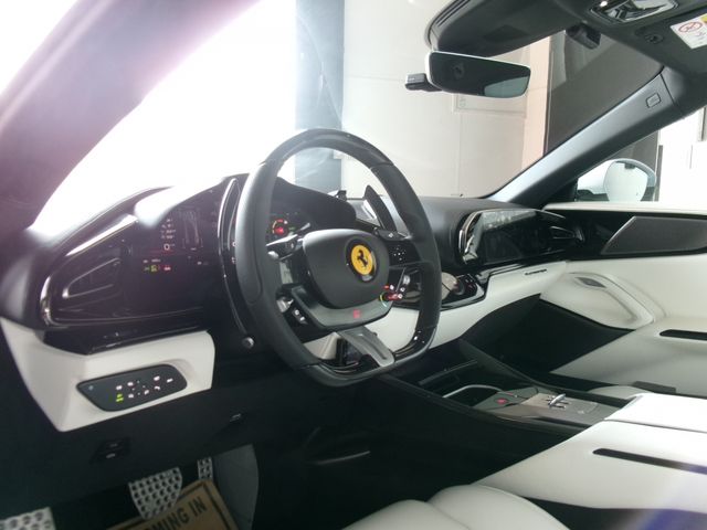 FERRARI FERRARI Purosangue 2024