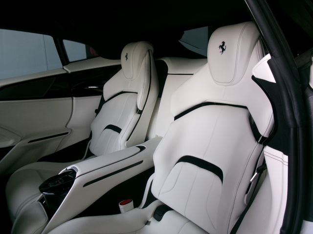 FERRARI FERRARI Purosangue 2024