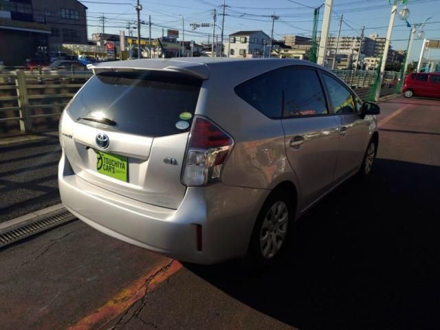 TOYOTA PRIUS Alpha 2019