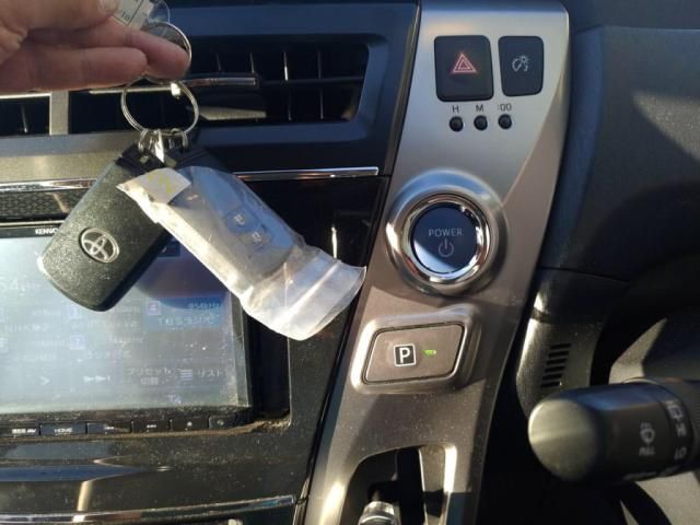 TOYOTA PRIUS Alpha 2019