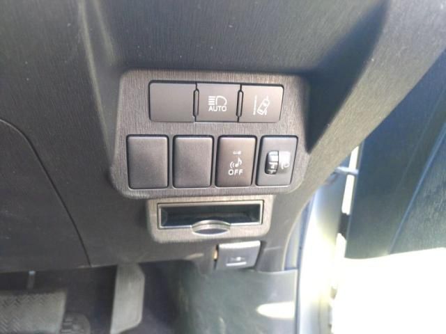 TOYOTA PRIUS Alpha 2019