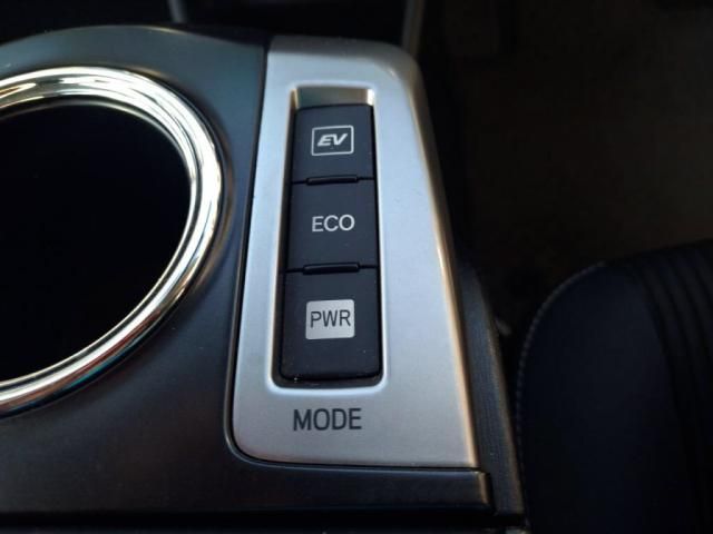 TOYOTA PRIUS Alpha 2019