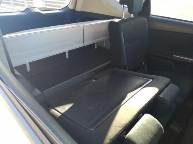 TOYOTA PRIUS Alpha 2019