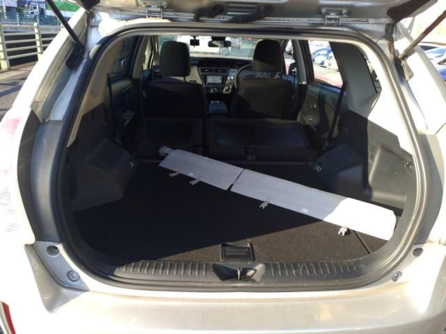 TOYOTA PRIUS Alpha 2019