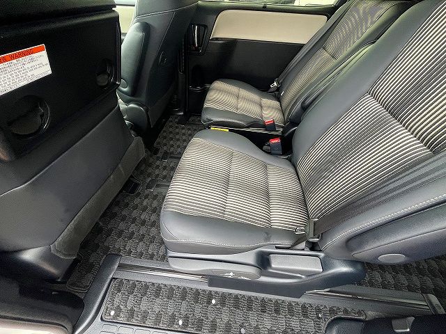 TOYOTA NOAH HYBRID 2020