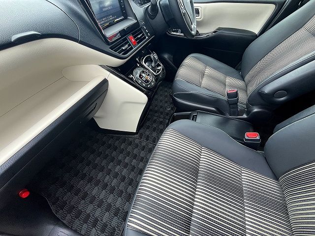 TOYOTA NOAH HYBRID 2020