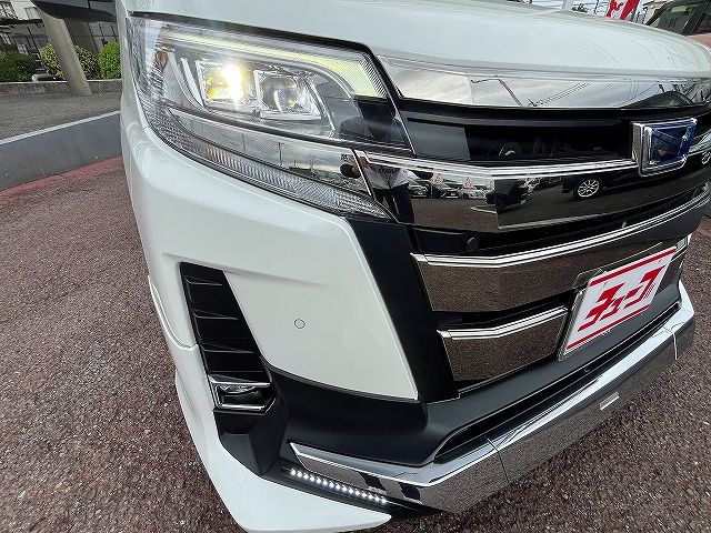 TOYOTA NOAH HYBRID 2020