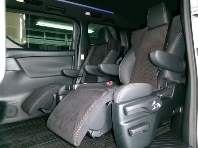 TOYOTA ALPHARD 4WD 2021