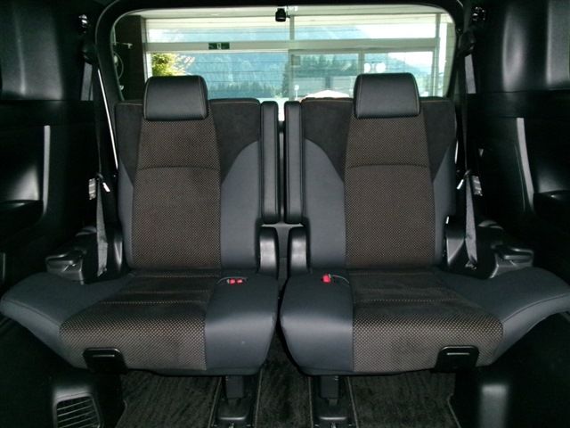 TOYOTA ALPHARD 4WD 2021