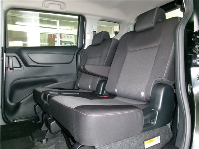 TOYOTA SIENTA 4WD 2019