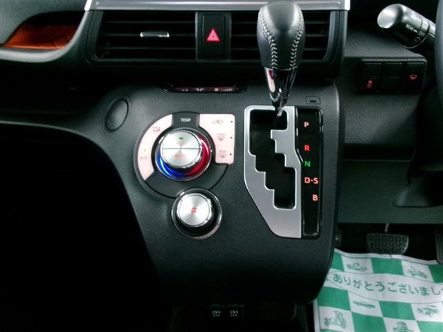 TOYOTA SIENTA 4WD 2019