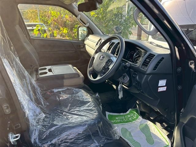 TOYOTA HIACE van 2WD 2022