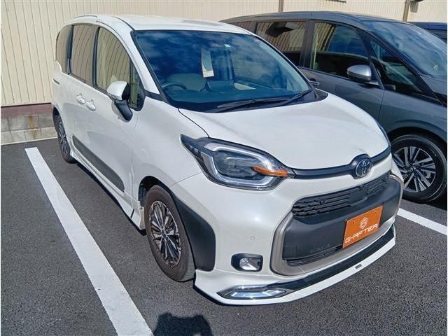 TOYOTA SIENTA HYBRID 2023