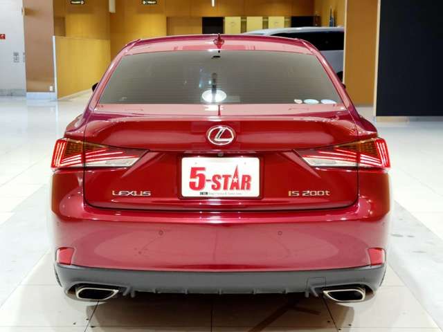 TOYOTA LEXUS IS200t 2017