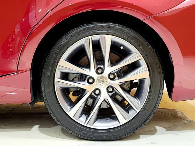 TOYOTA LEXUS IS200t 2017