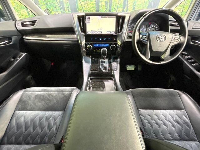 TOYOTA ALPHARD 2017