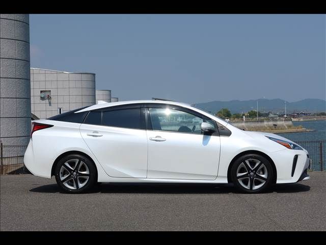TOYOTA PRIUS 2022