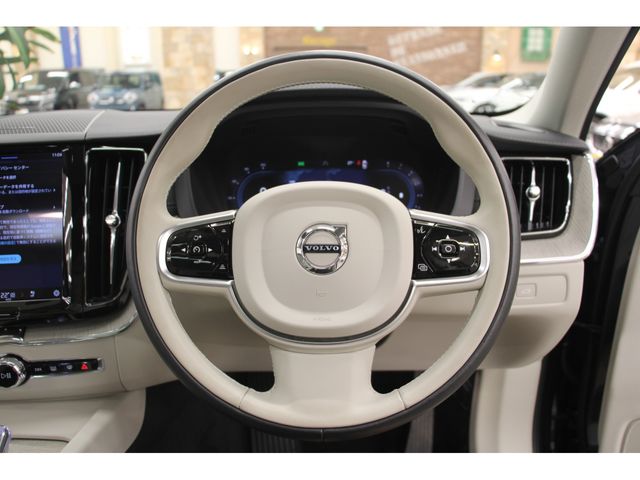 VOLVO VOLVO XC60 2023