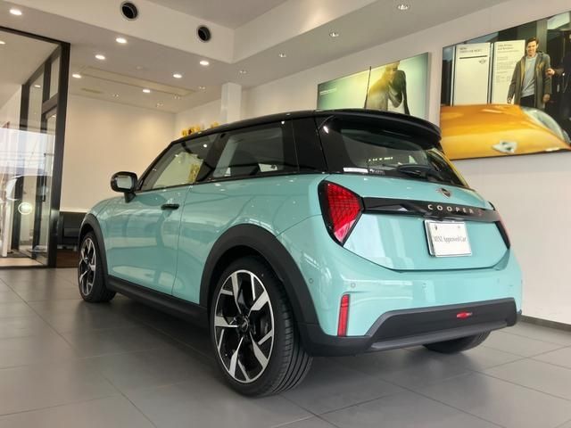 BMW MINI COOPER 2024