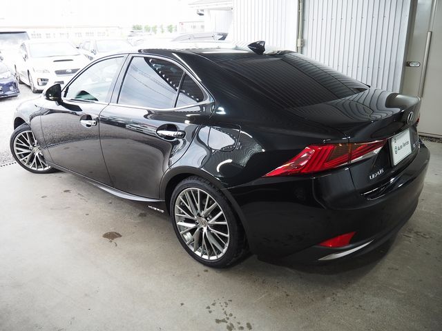 TOYOTA LEXUS IS300h 2016