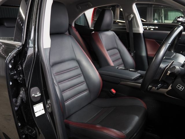 TOYOTA LEXUS IS300h 2016