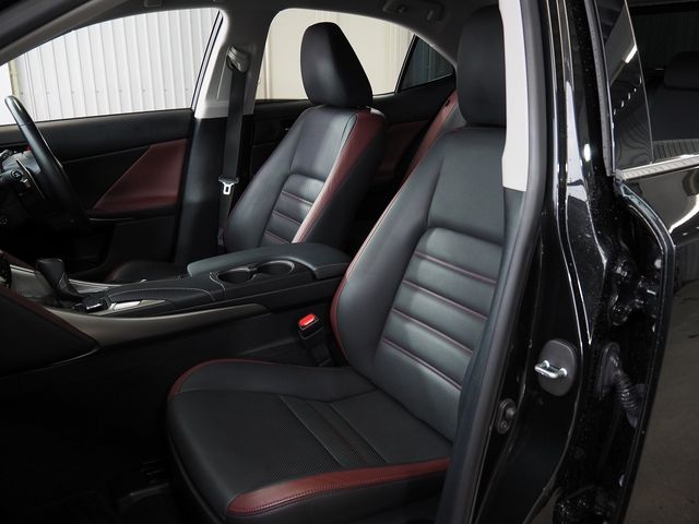 TOYOTA LEXUS IS300h 2016