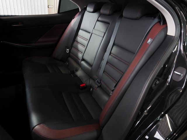 TOYOTA LEXUS IS300h 2016