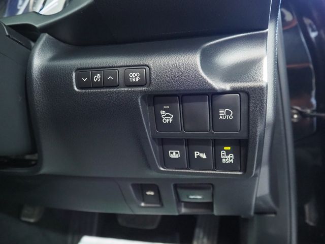 TOYOTA LEXUS IS300h 2016