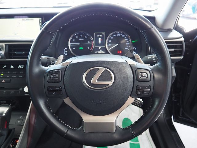 TOYOTA LEXUS IS300h 2016