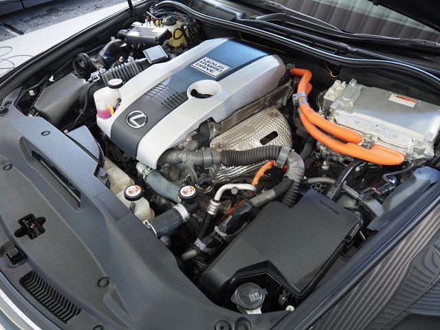 TOYOTA LEXUS IS300h 2016