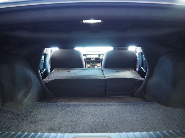 TOYOTA LEXUS IS300h 2016