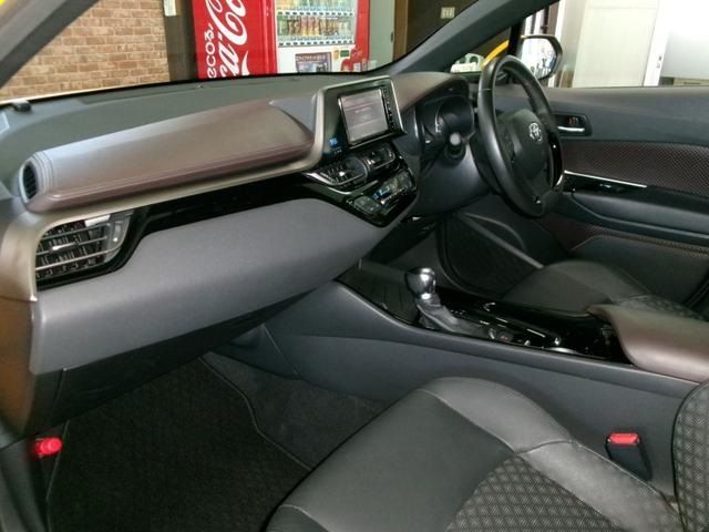 TOYOTA C-HR 4WD 2017