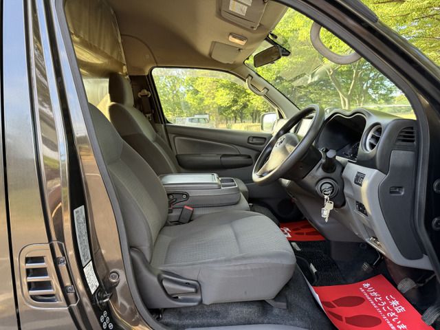 NISSAN NV350 CARAVAN 4WD 2012